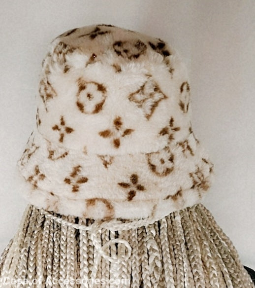 Pale Beige bucket hat with diamon pattern detail