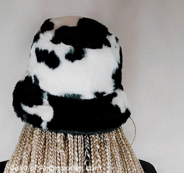 Cowprint Fluffy Bucket Hat - black/white